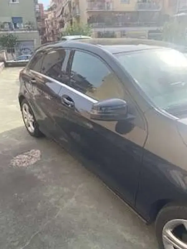 Usata Mercedes A180 122 CV (89 kW) 2014 Nero Utilitaria