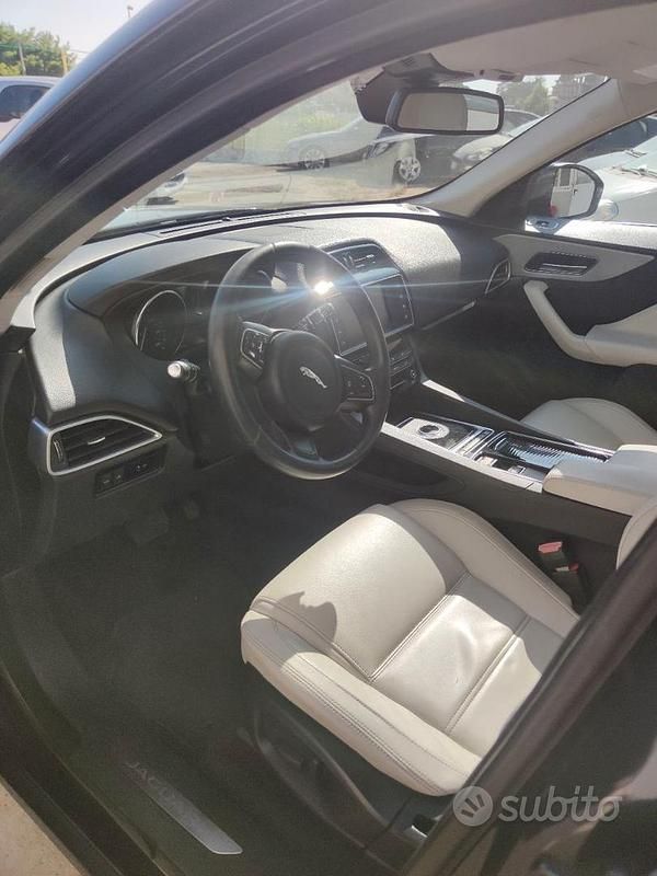 Usata Jaguar F-Pace Prestige 190 CV (139 kW) 2017 Blu SUV