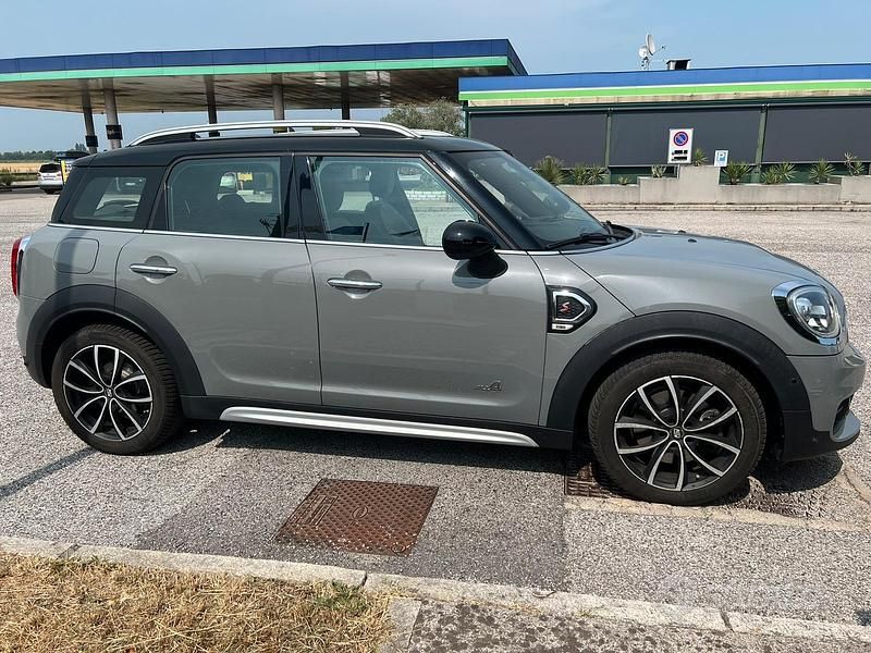 Grigio Usata 2017 Mini Countryman SUV | 12.000 € (Buon prezzo) - Immagine 1/4