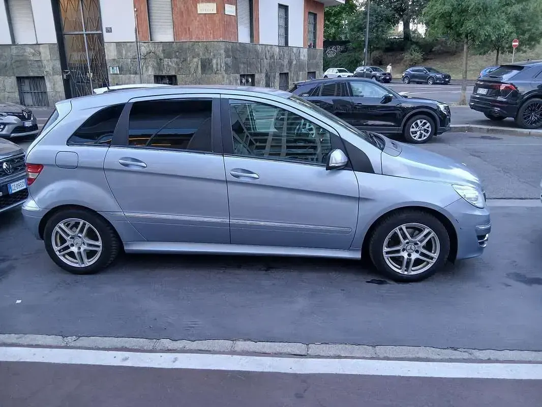 Usata Mercedes B200 Sport Edition 136 CV (100 kW) 2010 Monovolume