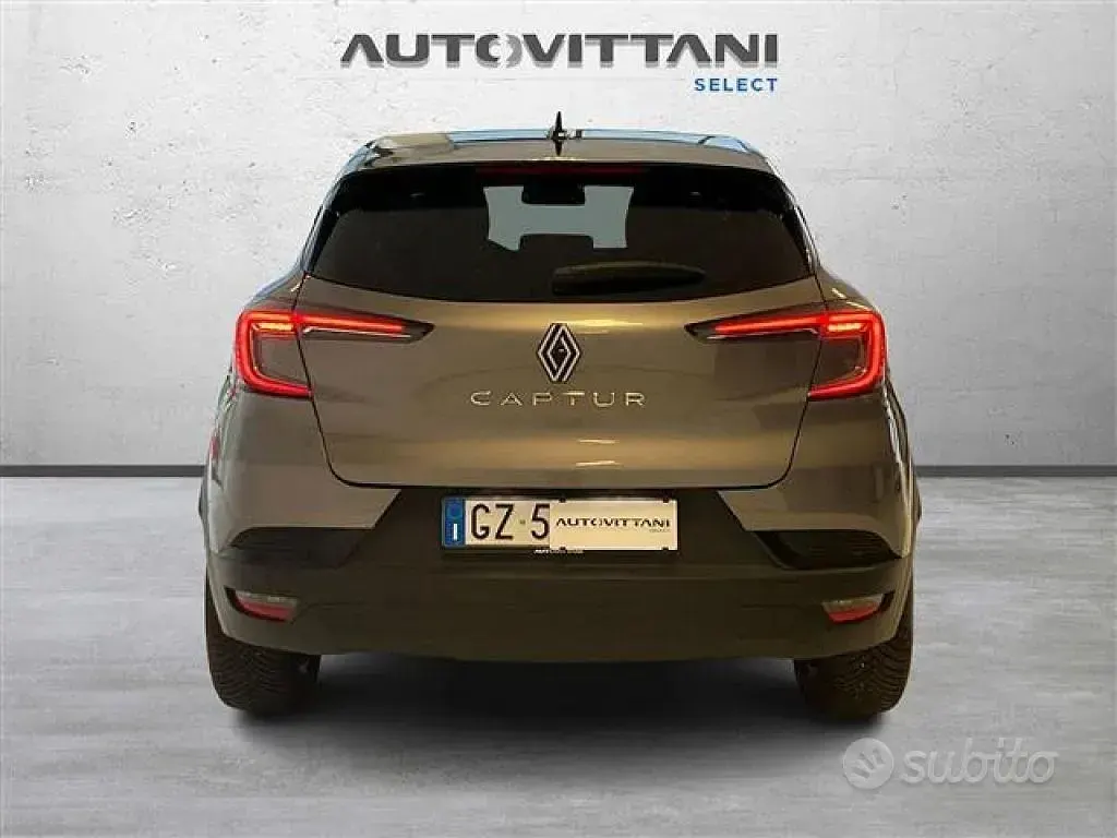 Usata Renault Captur Techno 91 CV (66 kW) 2025 Grigio scuro SUV