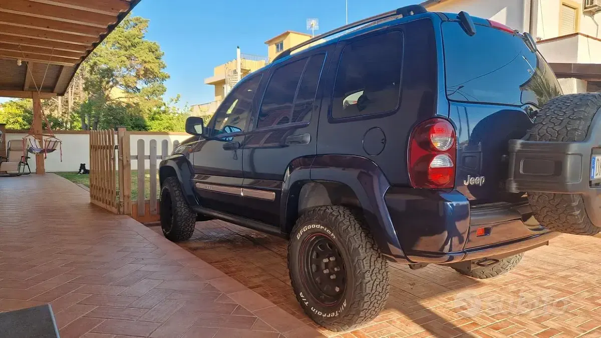 Usata Jeep Cherokee Limited 163 CV (119 kW) 2007 Blu SUV