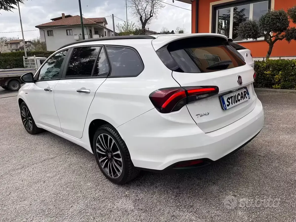 Usata Fiat Tipo 131 CV (96 kW) 2023 Bianco Station wagon