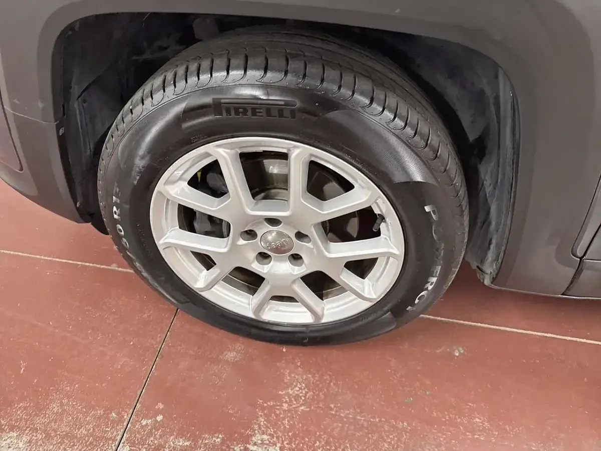 Usata Jeep Renegade Limited 150 CV (110 kW) 2021 Grigio SUV