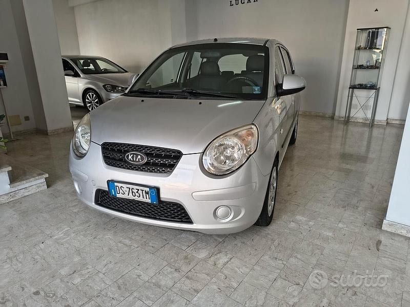 Grigio Usata 2008 Kia Picanto Due volumi | 3990 € (Molto cara) - Immagine 1/4