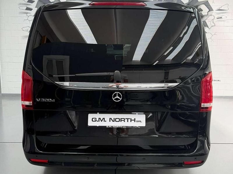 Usata Mercedes V300 Premium 237 CV (174 kW) 2021 Nero Monovolume