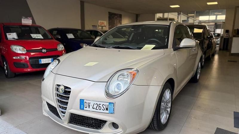 Oro Usata 2009 Alfa Romeo MiTo Distinctive Utilitaria | 3490 € (Ottimo prezzo) - Immagine 1/4