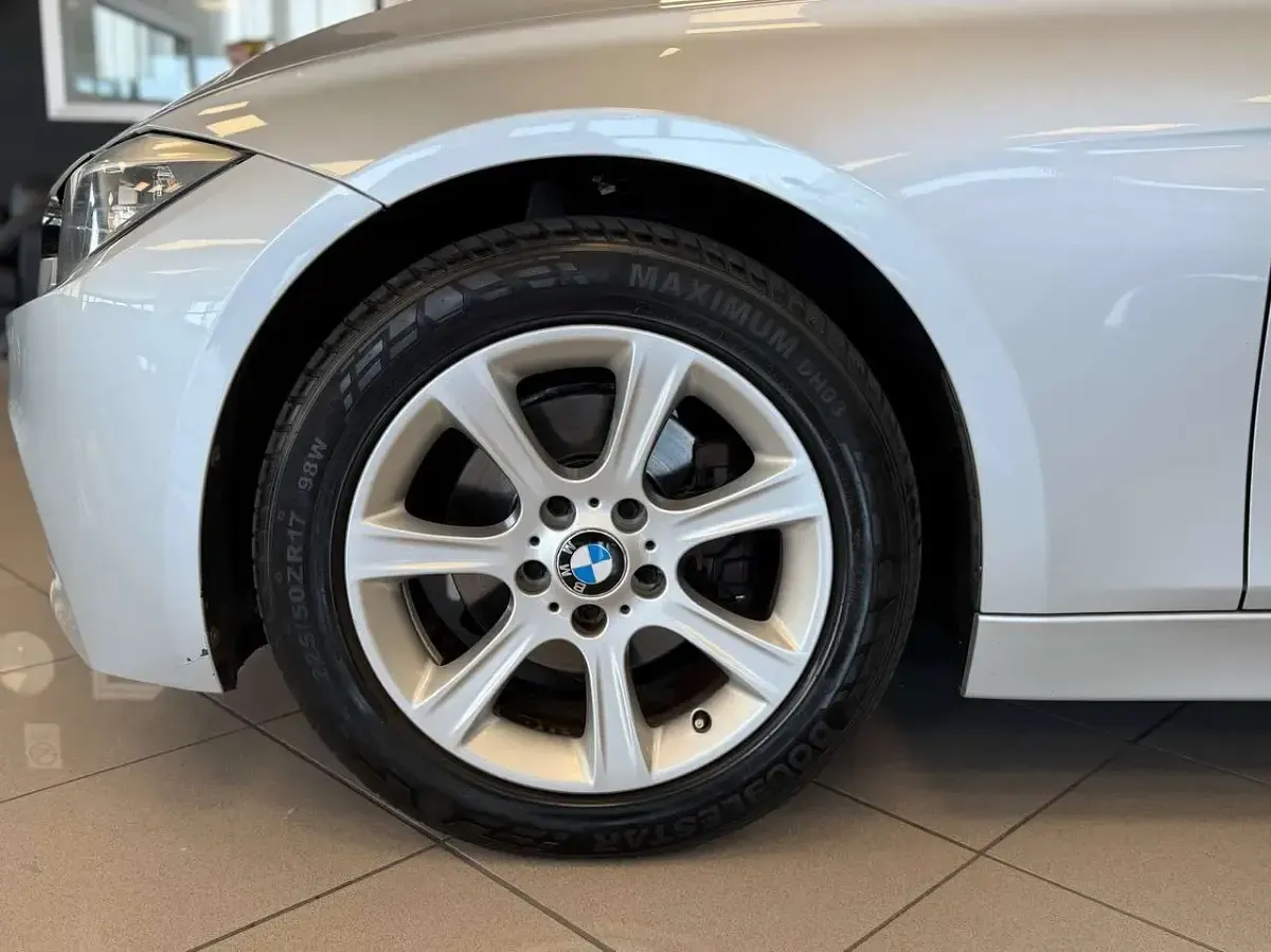 Usata BMW 320 Sport Line 184 CV (135 kW) 2013 Argento Station wagon