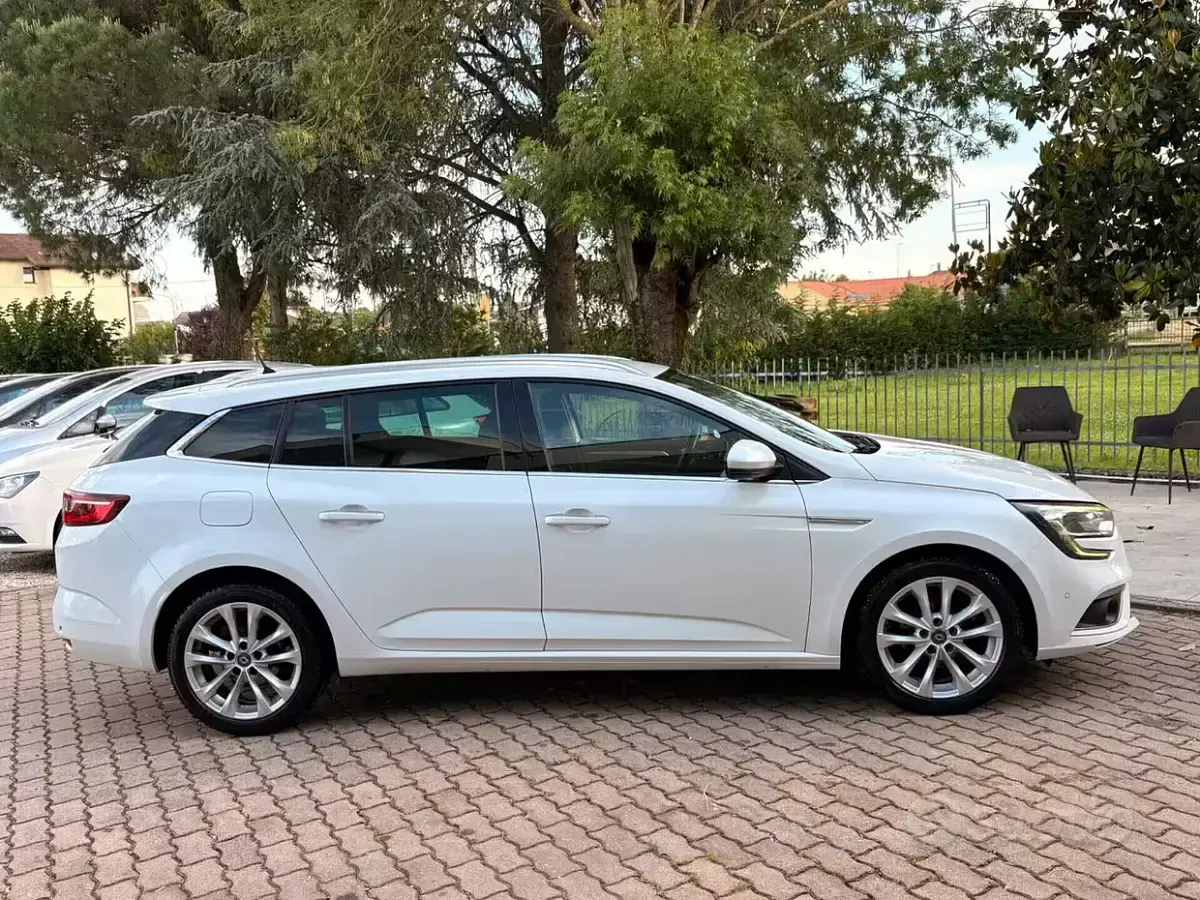 Usata Renault Mégane GrandTour Bose Edition 110 CV (80 kW) 2018 Bianco Station wagon