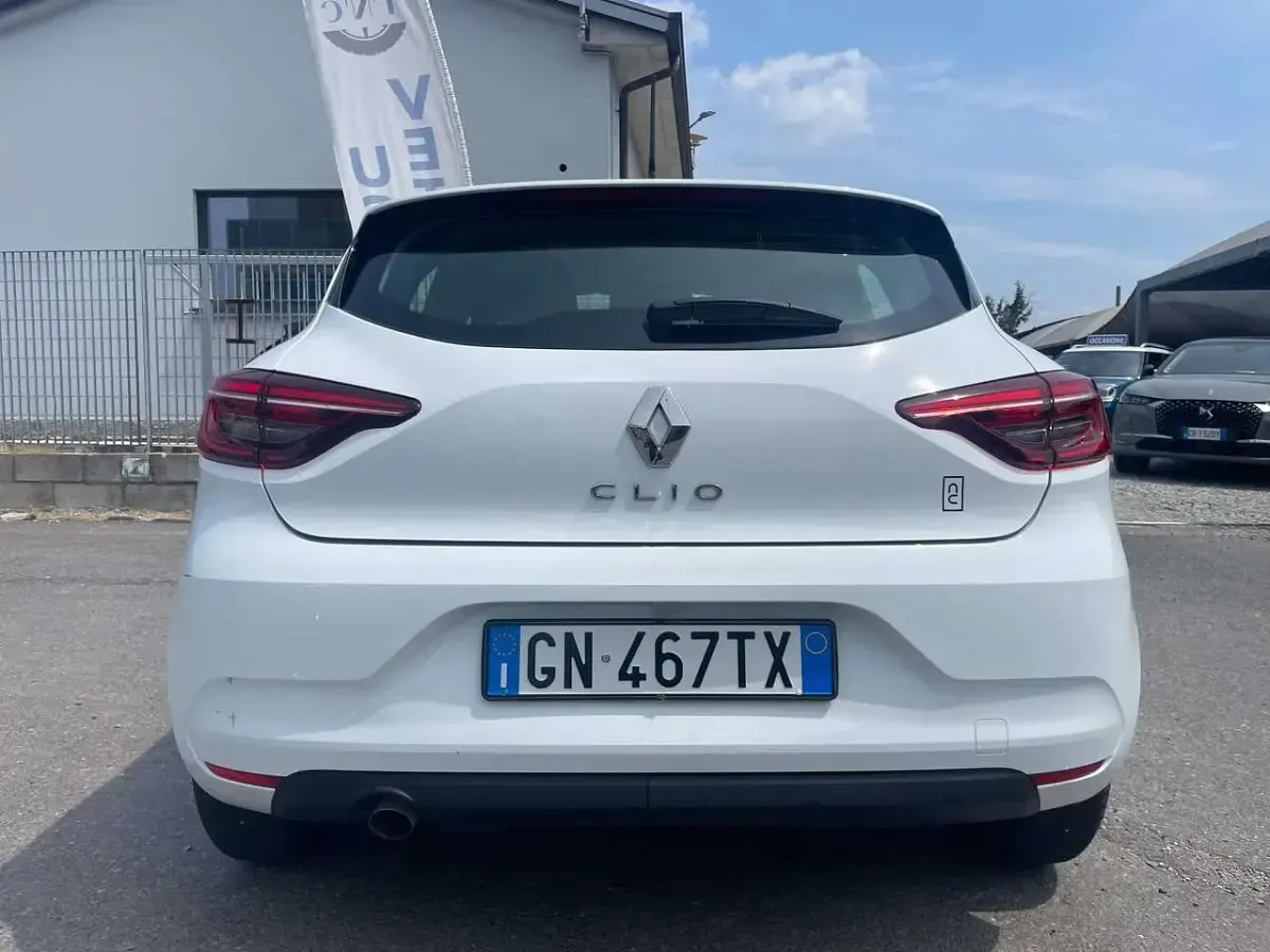 Usata Renault Clio V Equilibre 101 CV (74 kW) 2023 Bianco Berlina