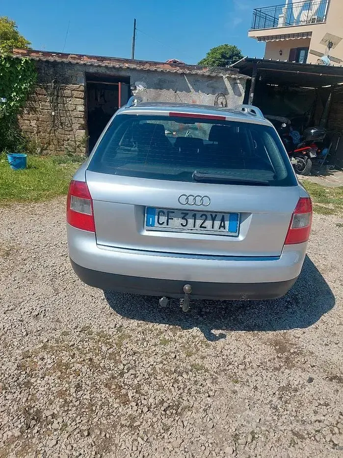 Usata Audi A4 130 CV (95 kW) 2003 Grigio Station wagon