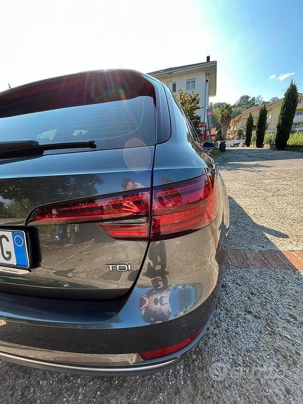 Usata Audi A4 S-Line 150 CV (110 kW) 2018 Grigio Station wagon