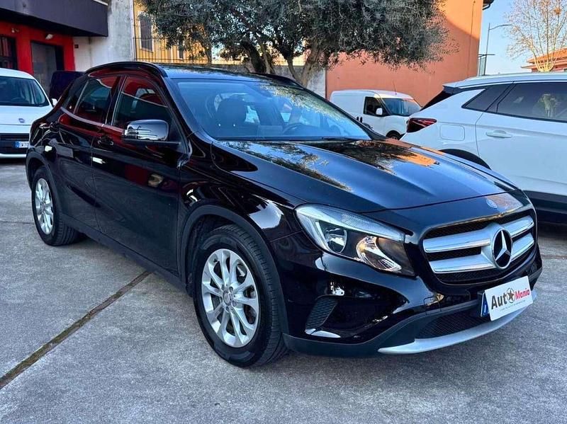 Usata Mercedes GLA180 109 CV (80 kW) 2017 Nero SUV