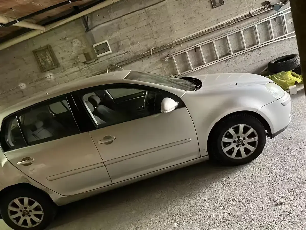 Usata VW Golf IV 140 CV (102 kW) 2005 Grigio Berlina