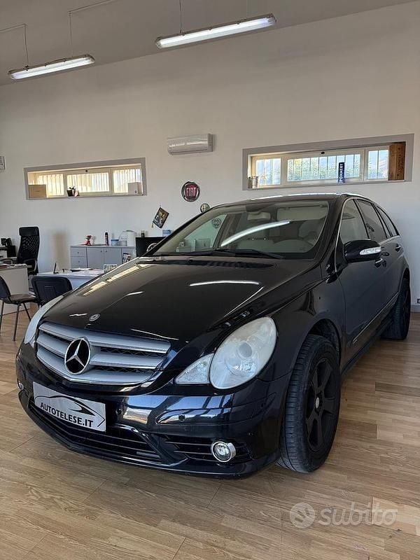 Begagnad Mercedes R320 Chrome 224 HK (164 kW) 2009 Svart Minibuss
