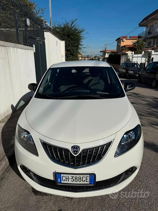 Usata Lancia Ypsilon S 69 CV (50 kW) 2022 Bianco Utilitaria