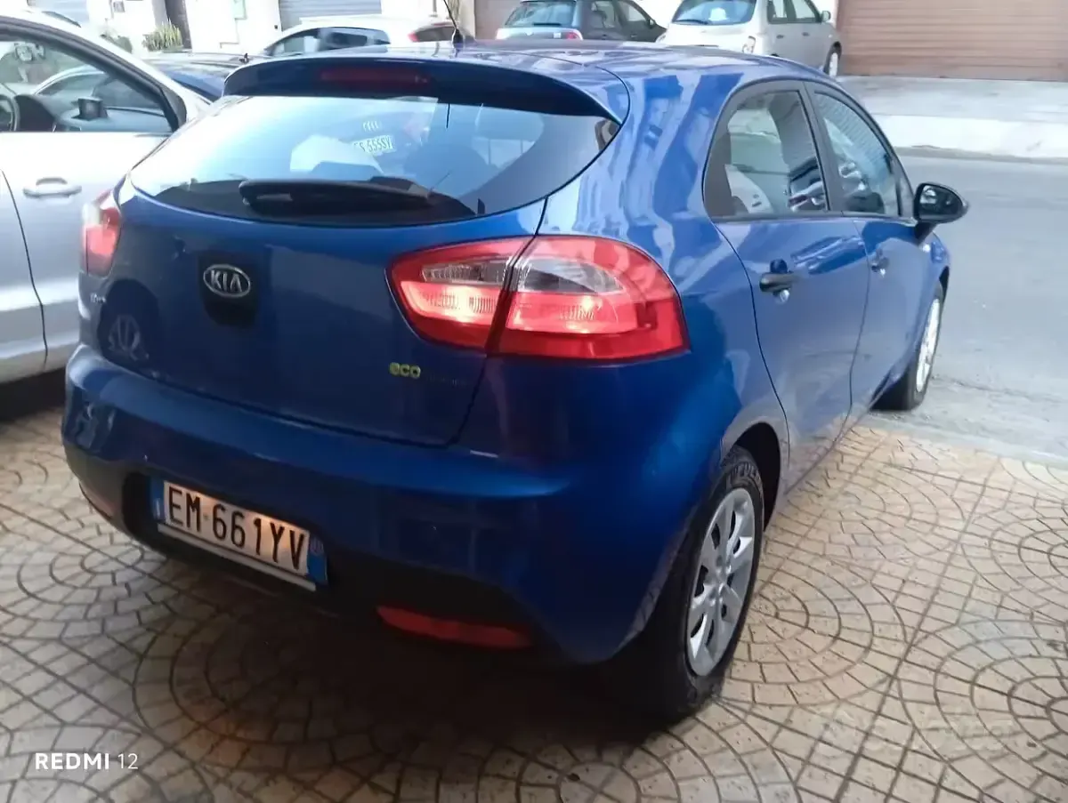 Usata Kia Rio EX 75 CV (55 kW) 2012 Bluazzurro Berlina