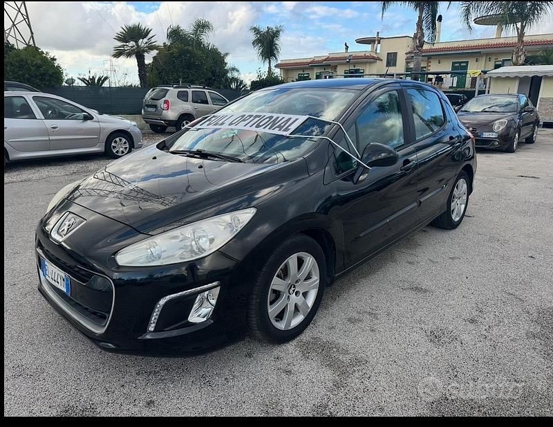 Usata Peugeot 308 Active 111 CV (81 kW) 2012 Nero Berlina