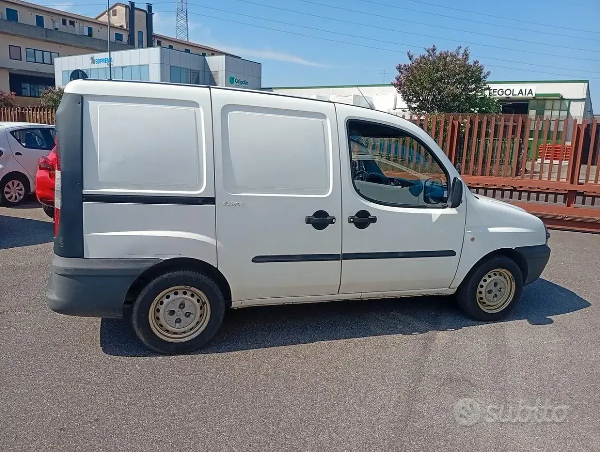 Usata Fiat Doblò 101 CV (74 kW) 2003 Bianco Monovolume