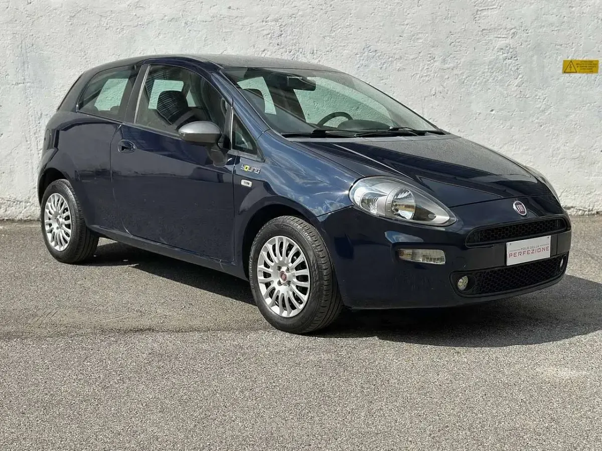 Usata Fiat Punto 77 CV (56 kW) 2015 Blu/azzurro Utilitaria