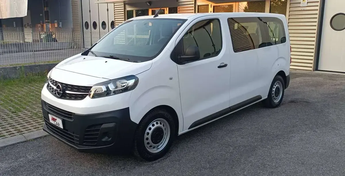 Usata Opel Vivaro-e Combi S 144 CV (105 kW) 2021 Bianco Monovolume
