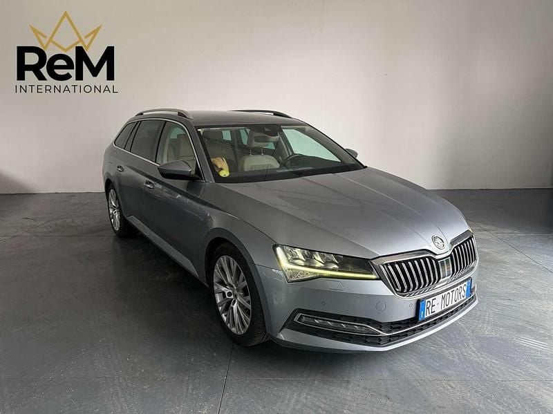 Usata Skoda Superb 190 CV (139 kW) 2021 Argento Station wagon