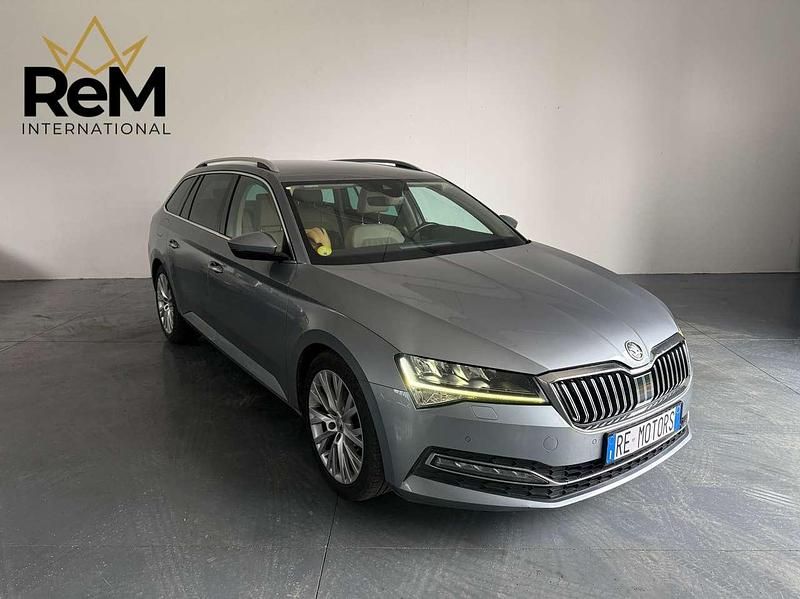 Argento Usata 2021 Skoda Superb Station wagon | 18.900 € (Super prezzo) - Immagine 1/4