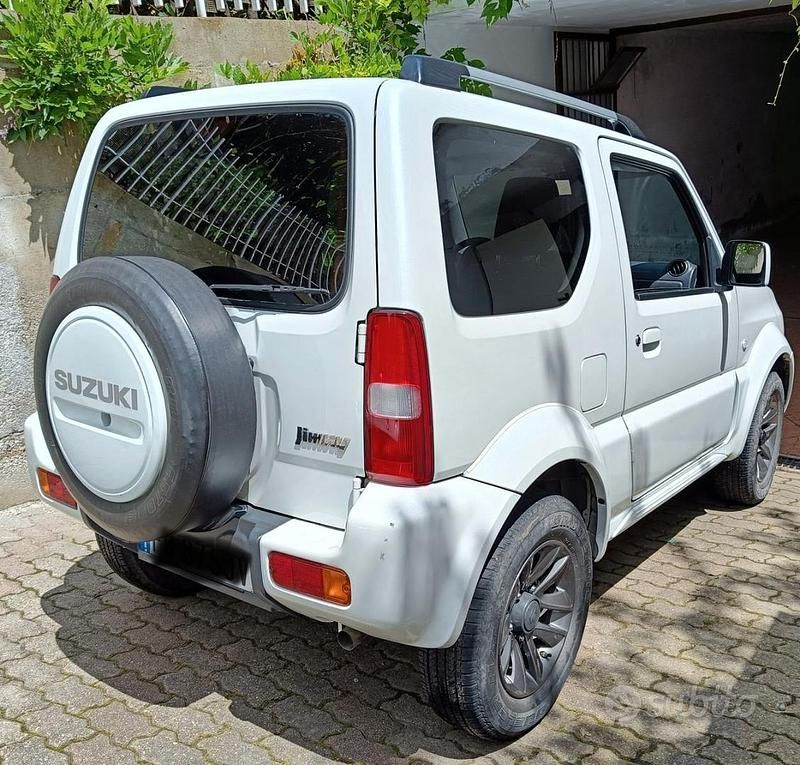 Usata Suzuki Jimny 85 CV (62 kW) 2015 SUV