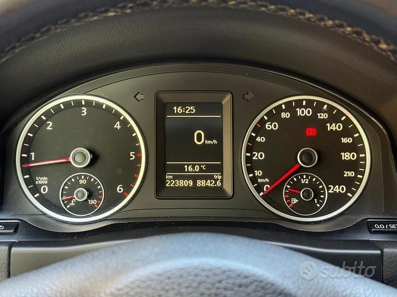 Usata VW Tiguan 140 CV (102 kW) 2010 Grigio SUV