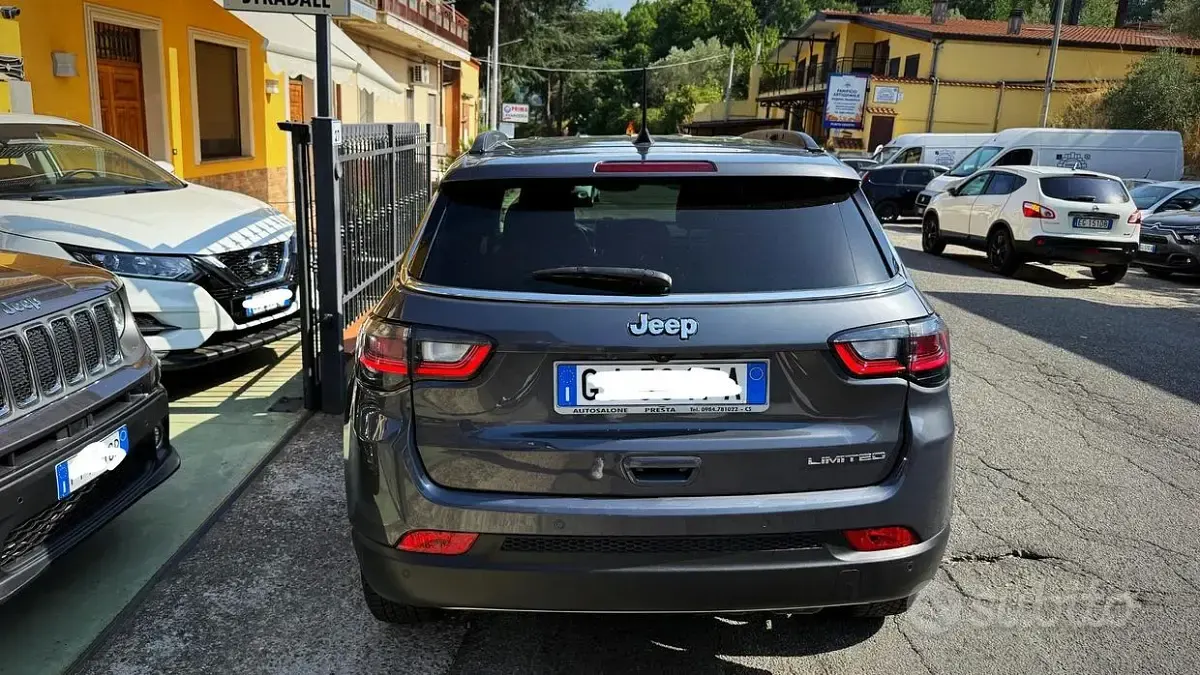 Usata Jeep Compass Limited 131 CV (96 kW) 2022 Grigio SUV