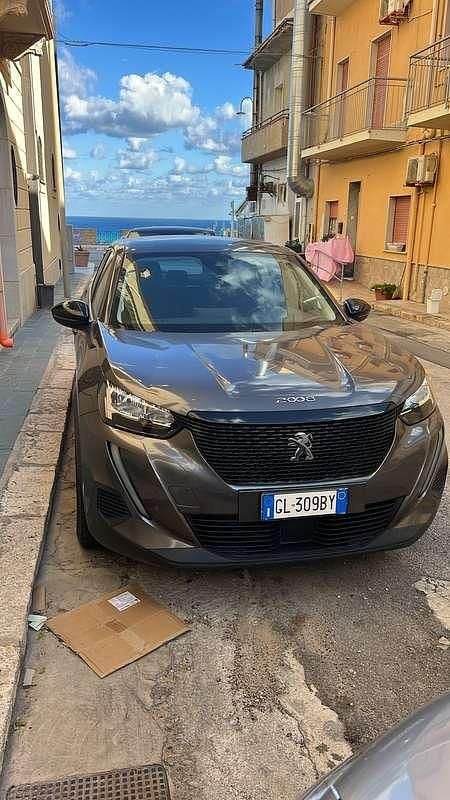 Usata 2022 Peugeot 2008 Active SUV | 13.500 € (Super prezzo) - Immagine 1/4