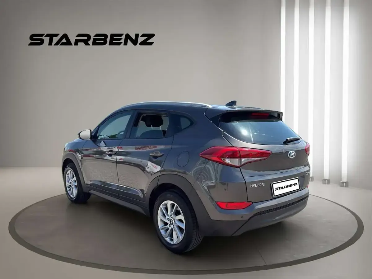 Usata Hyundai Tucson Comfort 132 CV (97 kW) 2016 Bronzo SUV