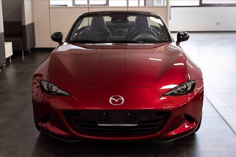 Nuova Mazda MX5 Homura-Line 132 CV (97 kW) 2025 Rosso metallizzato Cabrio