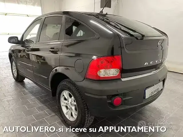 Usata SsangYong Actyon 141 CV (103 kW) 2007 Nero SUV