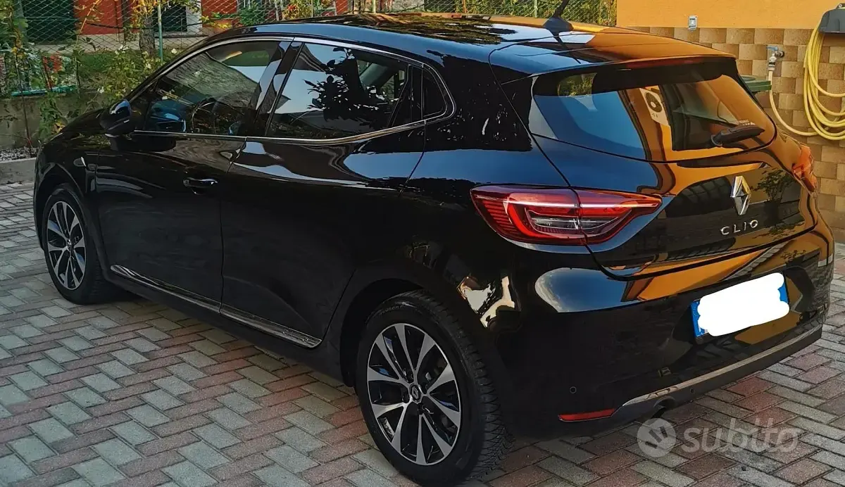 Usata Renault Clio Intens 101 CV (74 kW) 2020 Nero Utilitaria