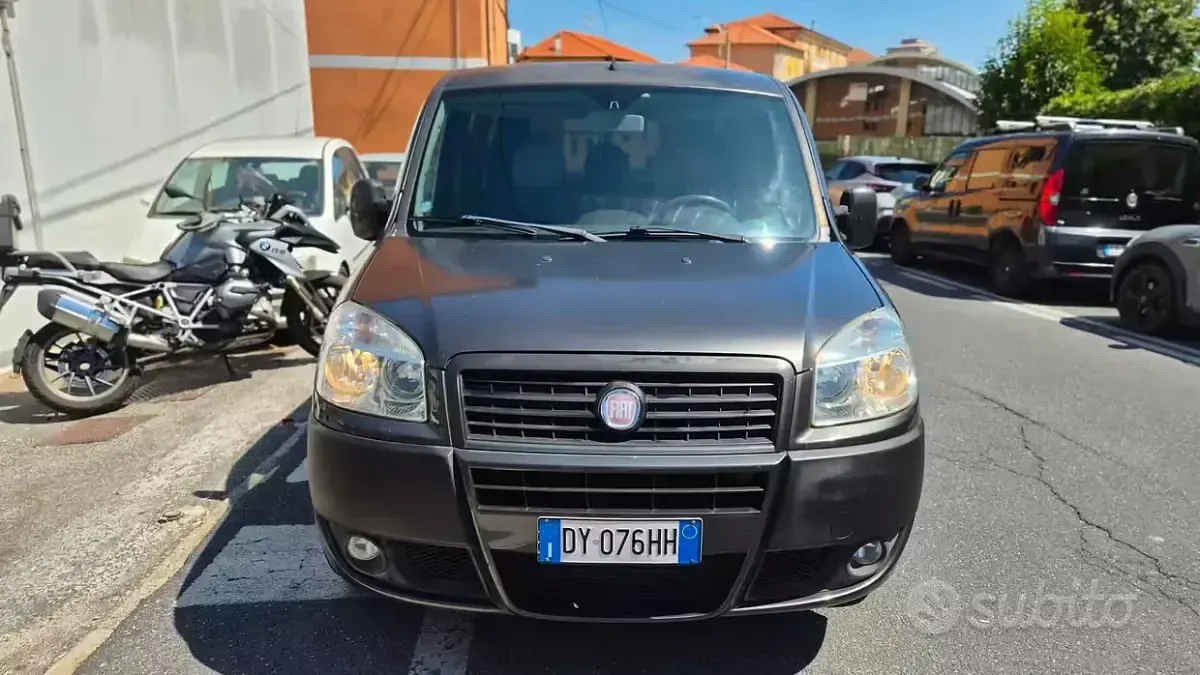 Usata Fiat Doblò Dynamic 120 CV (88 kW) 2009 Grigio Monovolume