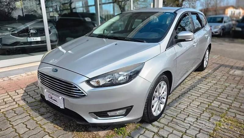 Usata Ford Focus Titanium S 120 CV (88 kW) 2015 Grigio Station wagon