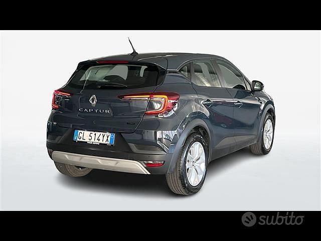 Usata Renault Captur Evolution 145 CV (106 kW) 2023 Blu scuro SUV