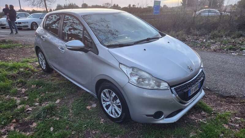 Usata Peugeot 208 Active 75 CV (55 kW) 2014 Other Utilitaria