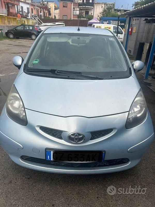 Grigio Usata 2008 Toyota Aygo Due volumi | 2000 € (Super prezzo) - Immagine 1/4