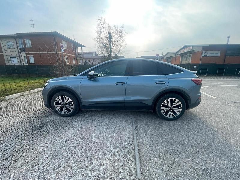 Usata Audi Q4 e-tron Business 150 kW (204 CV) 2023 Grigio SUV
