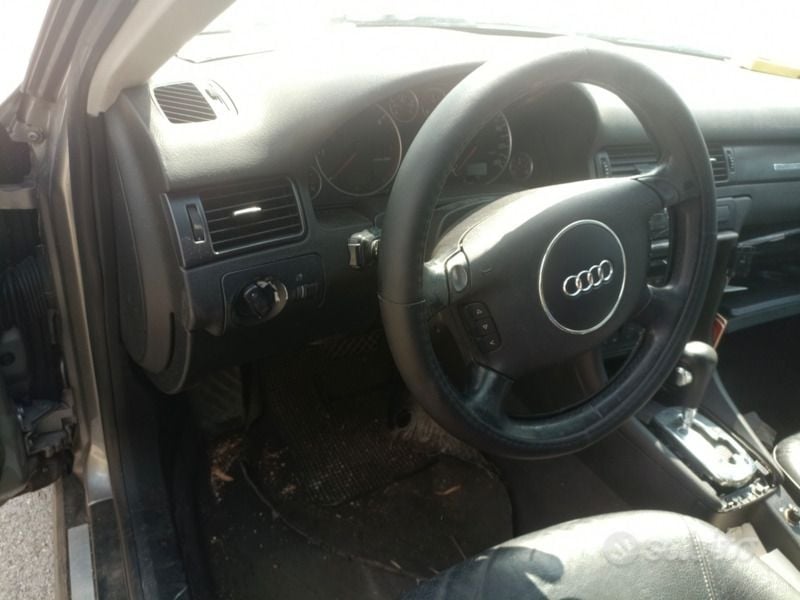 Grigio Usata 2004 Audi A6 Station wagon | 1500 € (Ottimo prezzo) - Immagine 1/4