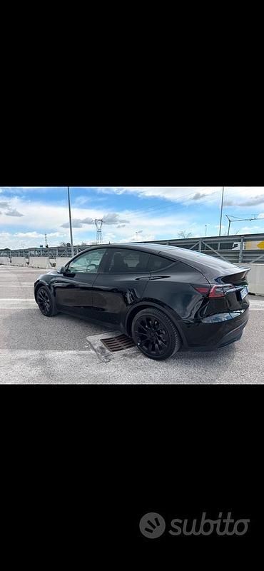 Usata Tesla Model Y RWD 219 kW (299 CV) 2023 Nero SUV