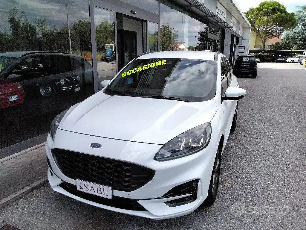 Usata Ford Kuga ST-Line 120 CV (88 kW) 2022 Bianco SUV