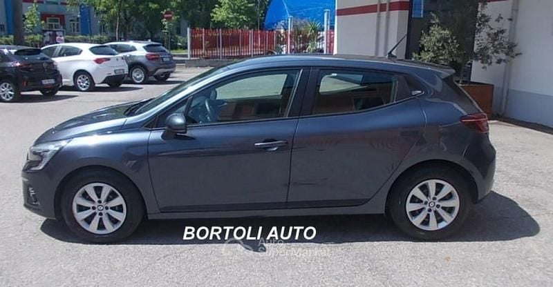 Usata Renault Clio V Business 101 CV (74 kW) 2021 Grigio Berlina