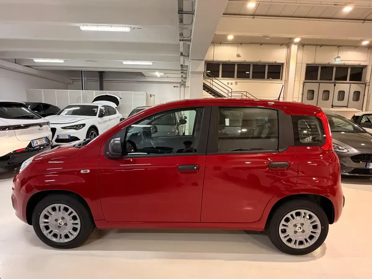 Nuova Fiat Panda 65 CV (47 kW) 2026 Rosso Utilitaria