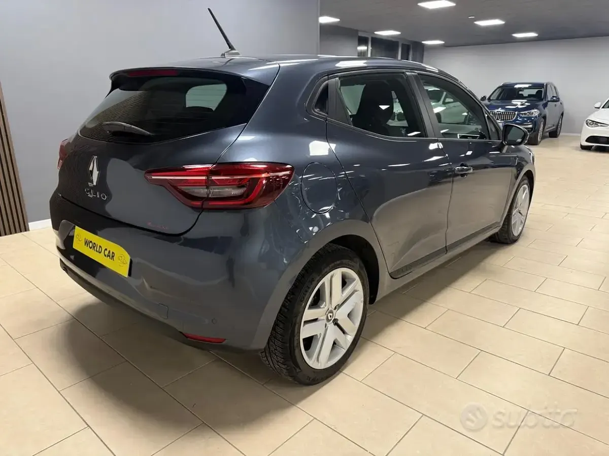 Usata Renault Clio V Evolution 100 CV (73 kW) 2022 Grigio Berlina