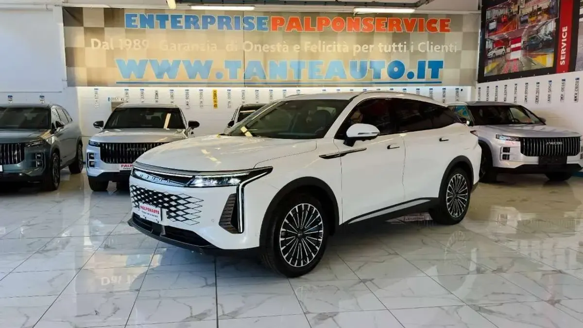 Usata Omoda 9 537 CV (394 kW) 2025 Khaki white SUV