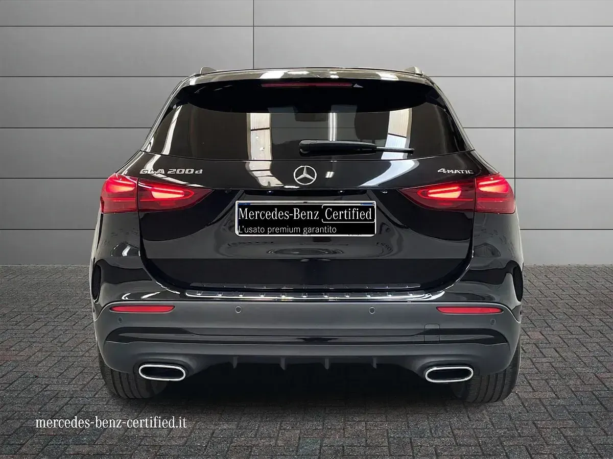 Usata Mercedes GLA200 Advanced Plus 150 CV (110 kW) 2023 Nero cosmo SUV
