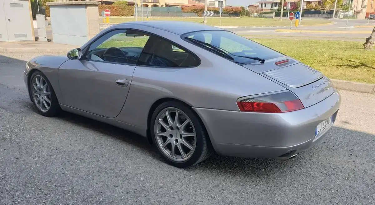 Usata Porsche 911 Carrera 4 300 CV (220 kW) 2001 Other Coupé